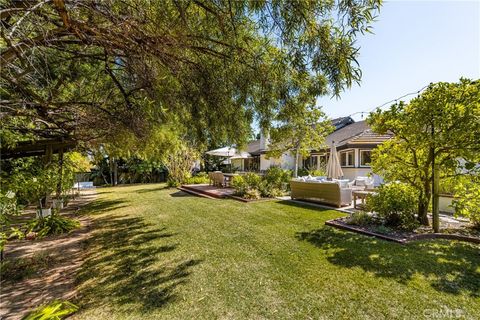 A home in North Tustin