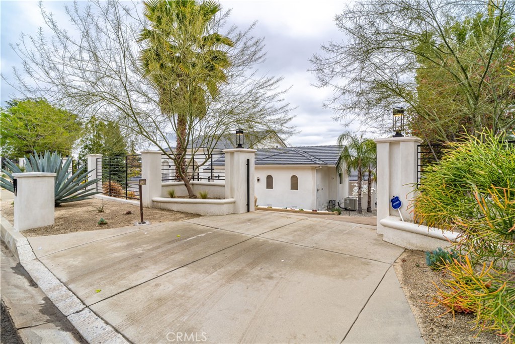 Photo 2 of 75 of 2543 Belleview Road house