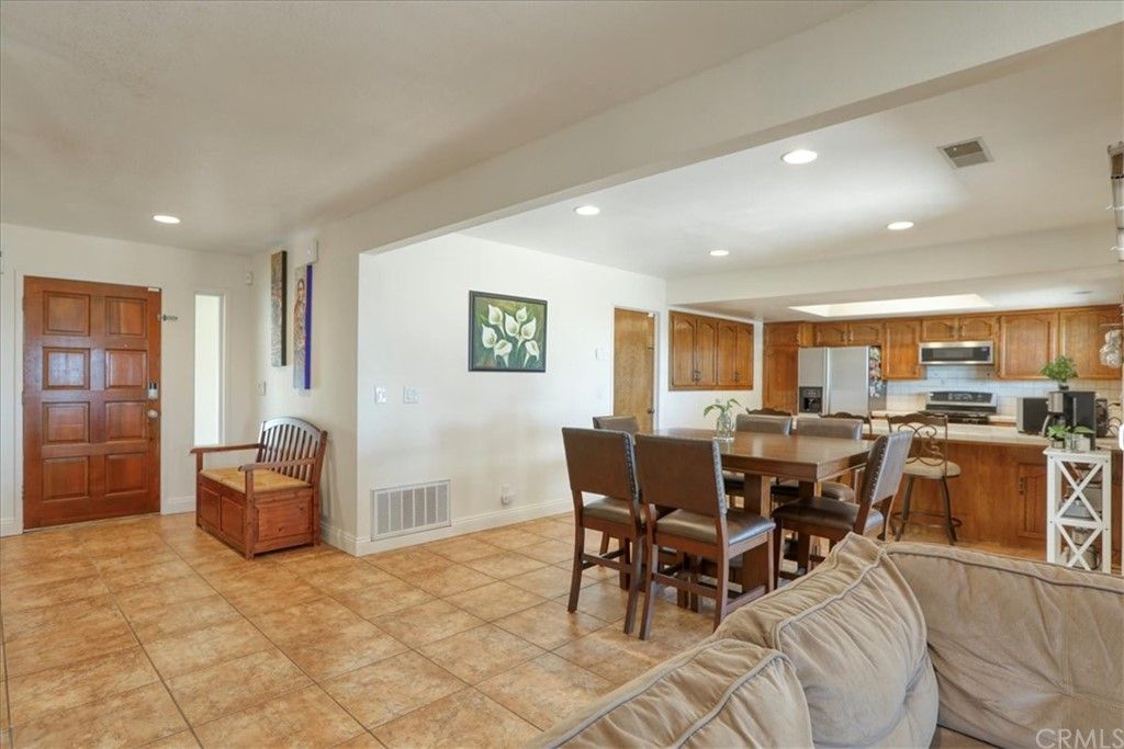 listing image 130727924287975387799