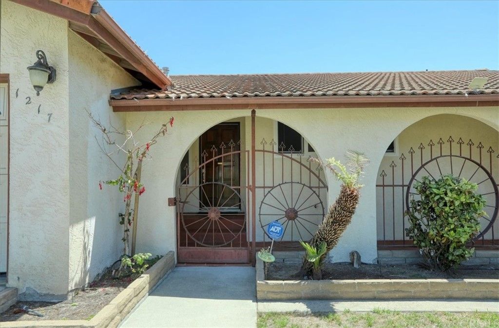 listing image 130728591156256145206