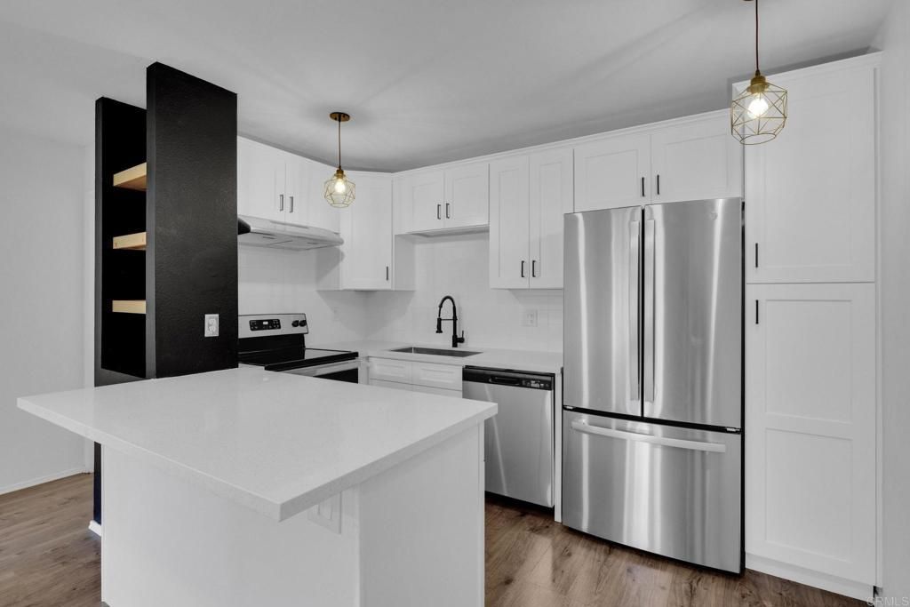listing image 130722622920163322582