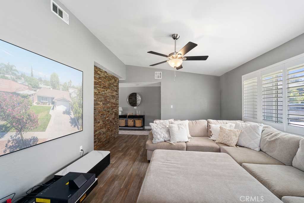 Photo 10 of 46 of 9657 Boxwood Avenue house