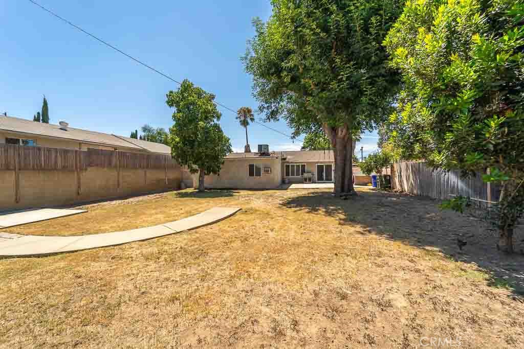 Photo 33 of 46 of 9657 Boxwood Avenue house
