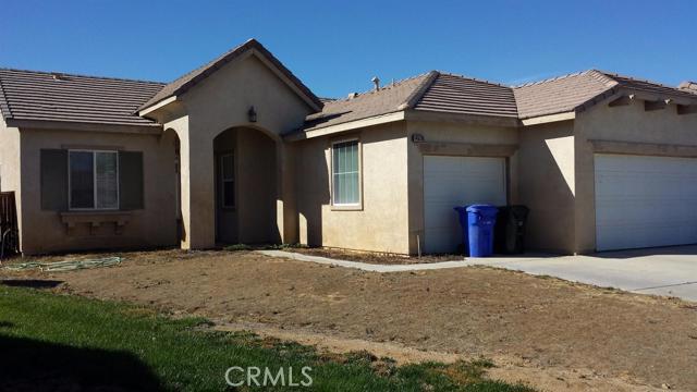 Don't miss out on this beauty! This home offers 4 bedroom and 2 bath, close to shopping, schools and 395 for commuters. Open kitchen, dining and family room area. Fireplace in the family room. 3 car attached garage and it is at the end of the cul-d-sac. Don't hesitate make your appointment today before it's sold! Association Amenities: None # of RV Spaces: 0NONE Lot Location Type: Standard Location Special Features: Garage Door Opener # of Attached Spaces: 3 # of Detached Spaces: 0