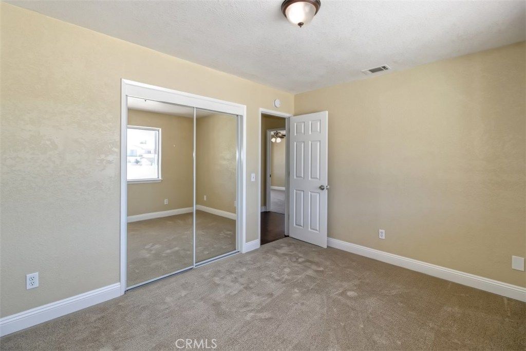 listing image 130726445832927303118