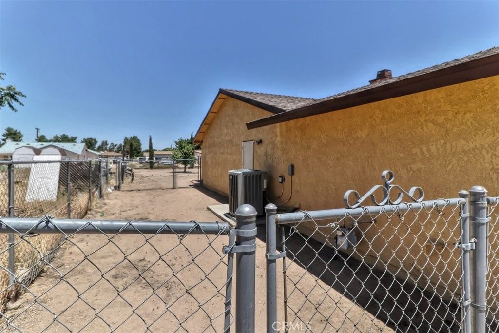 listing image 130725892357237830792