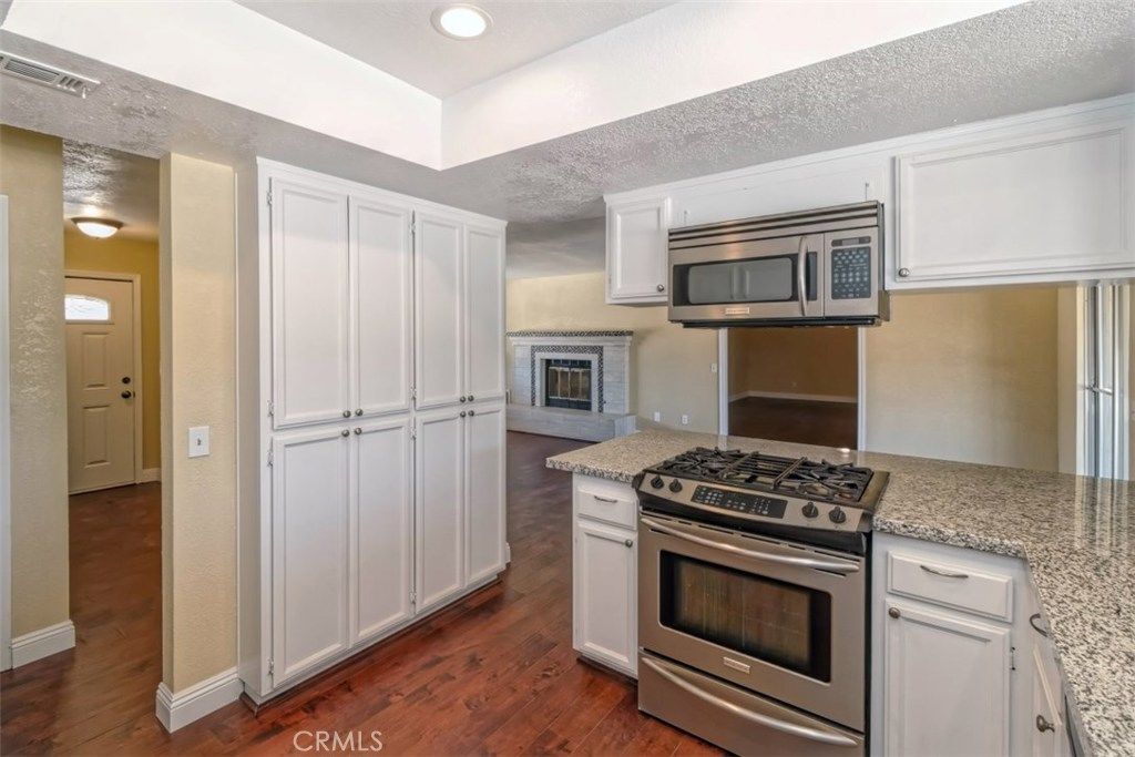 listing image 130729053910172730436