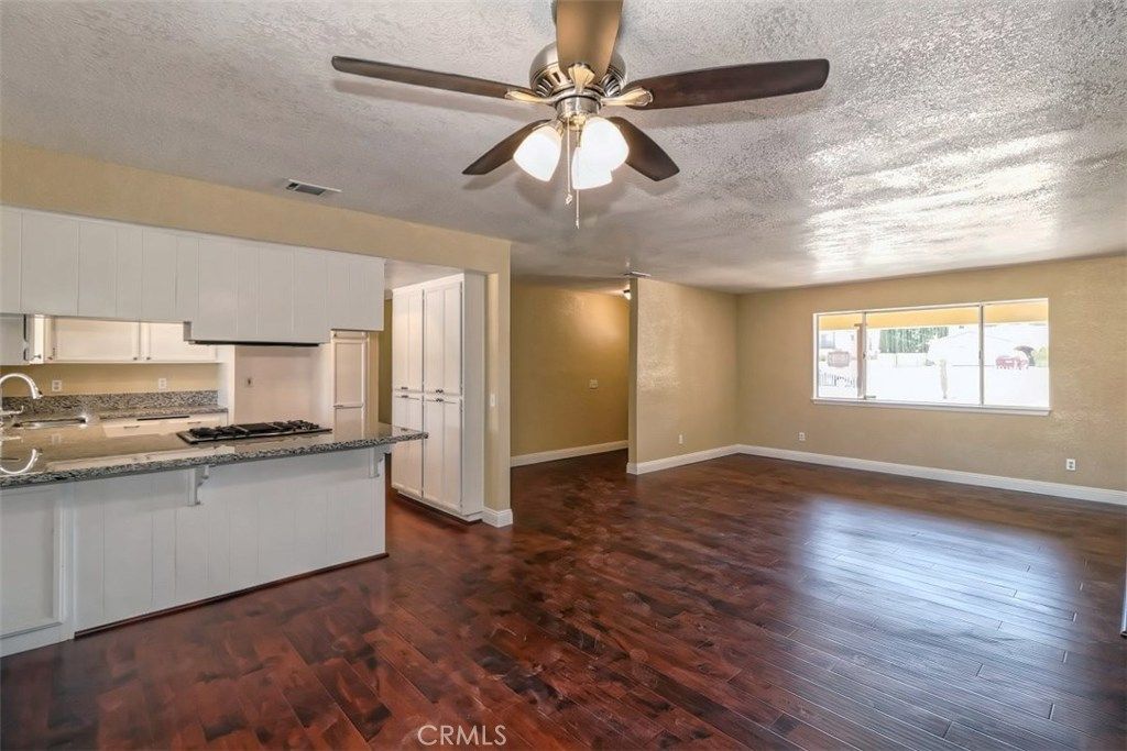 listing image 130724104882783632796