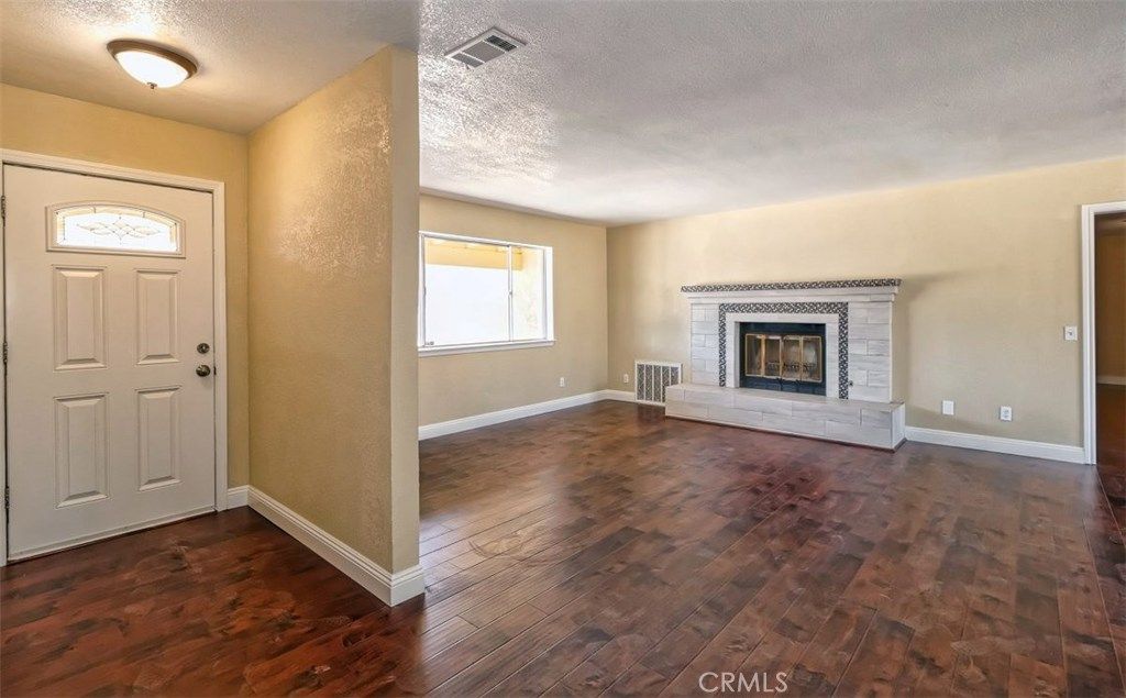 listing image 130726603433974160808