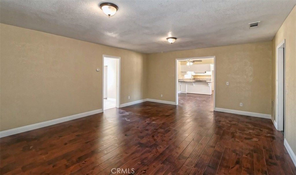 listing image 130727113128296725828