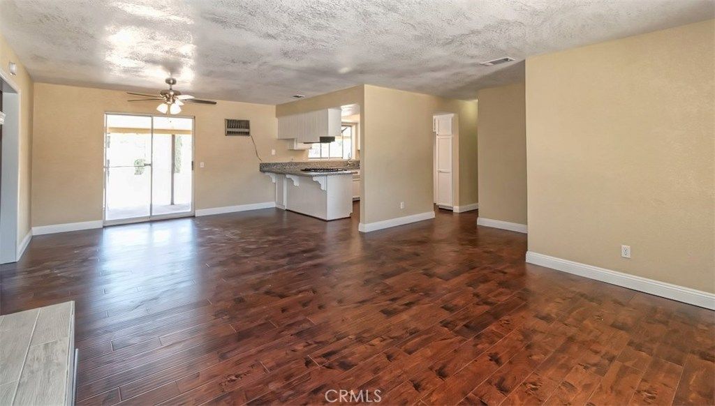 listing image 130726780032801150902
