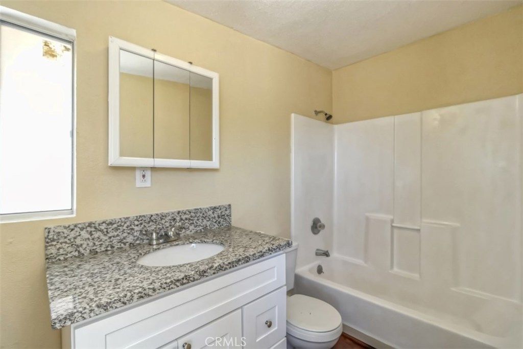 listing image 130729582647934405739