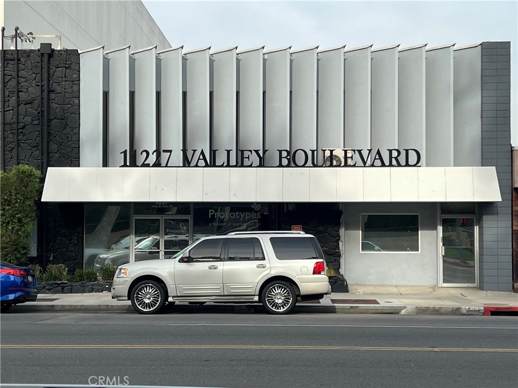 Centrally located in the heart of El Monte, this high density area has plenty of foot traffic, and offers high traffic volume and excellent frontage through busy district of El Monte. The building is next to Civic Center, Court House, Post Office, All Major Banks, Downtown El Monte, and Etc. Different size and floor plan available from 200 sf to 5,000 sf, making this second floor for offices, special use spaces, law firms or real estate offices. Prime Location: Close to major transportation routes and freeways, offering excellent accessibility for both employees and clients.