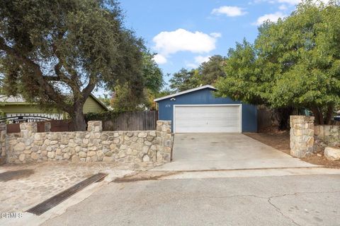 A home in Oak View