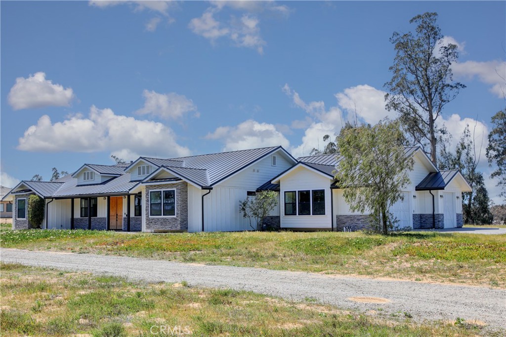 1580 Camino Mariposa