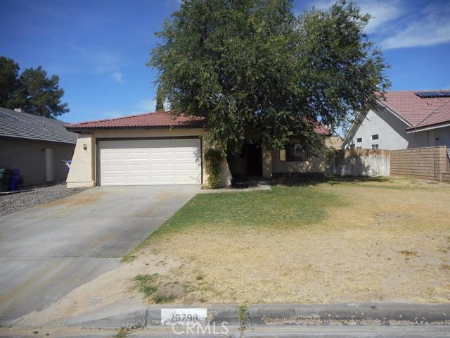 Newer carpet. Cute 3 bdrm 2 bath remodeled kitchen granite counter tops,fireplace in living room separate laundry area gas or elec. hookups tenant to pay one time fee to sl hoa of $50.00 to acquire own id cards owner to pay slhoa dues. Association Amenities: Pool, Club House, Spa/Hot Tub, Tennis, Gym, On Site Management, Beach, Golf Course Landscaping: Full Pool Features: Common Pool Special Features: Underground Util