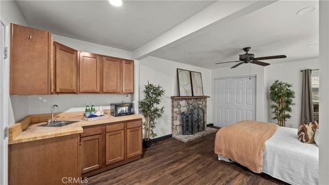 A home in La Mirada