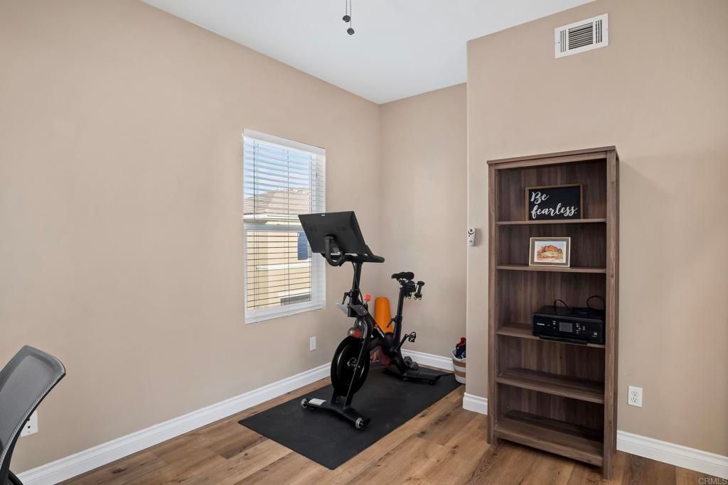 listing image 130729714832699195814