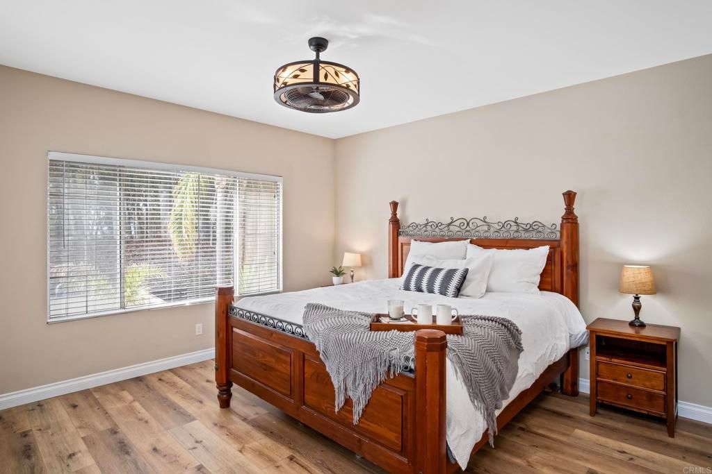 listing image 130722099062242446732