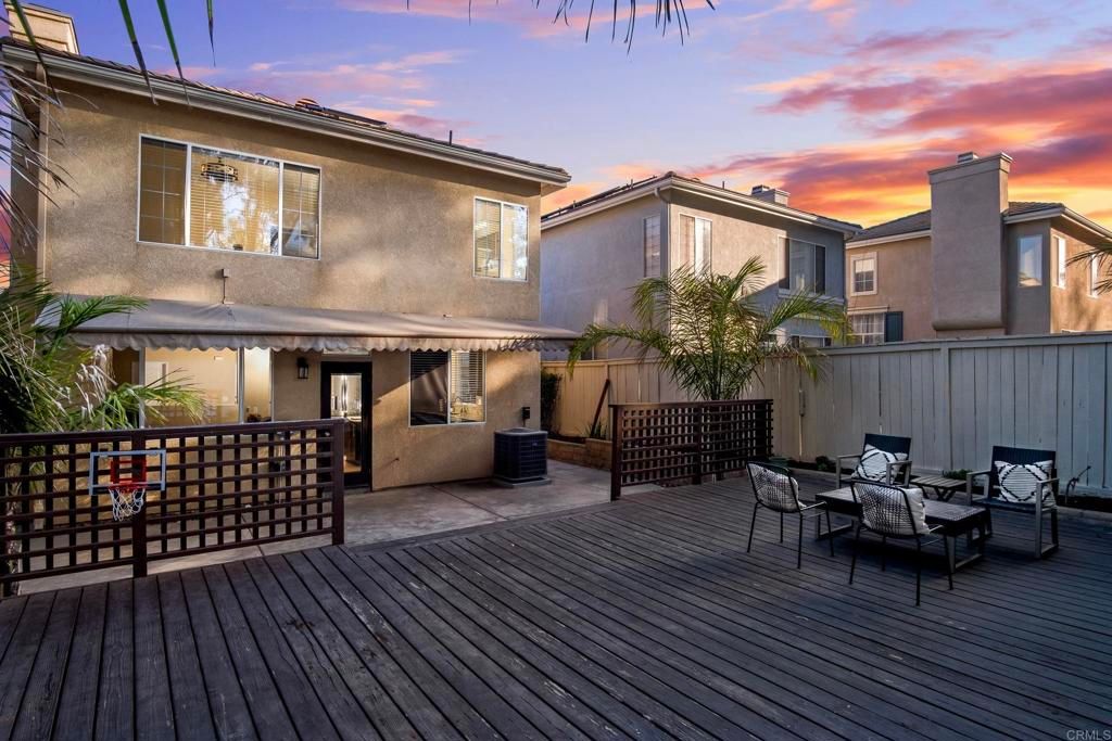 listing image 130720272294056992271