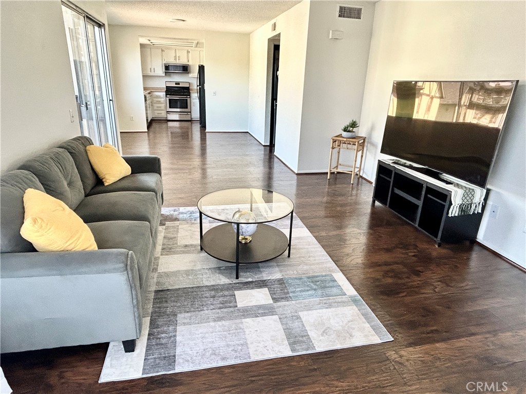 535 S Walnut Street 7