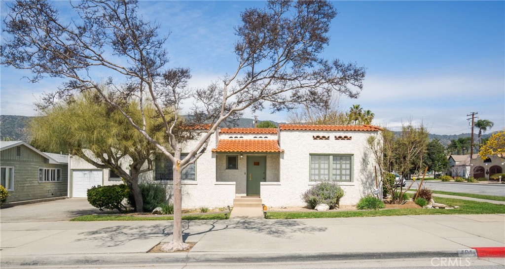 101 W Bennett Avenue