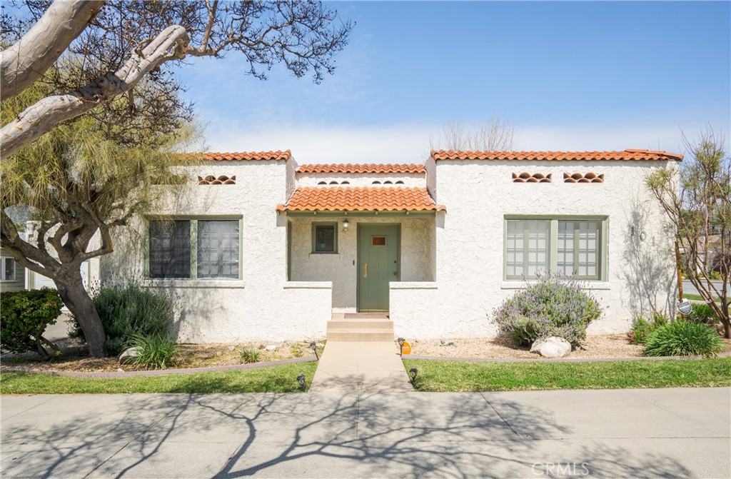 101 W Bennett Avenue