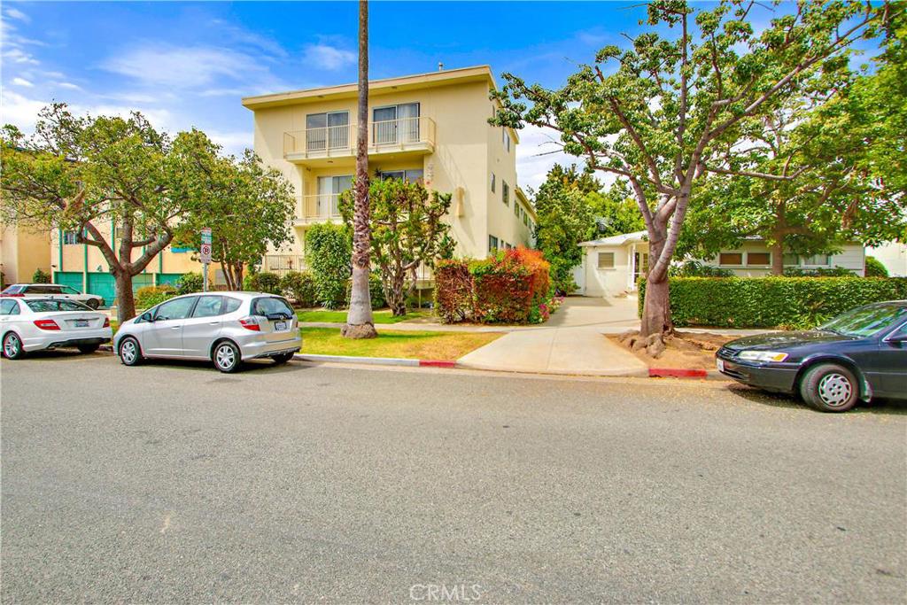 Fantastic investment opportunity located North of Wilshire in the heart of Santa Monica. This 11 unit building is steps from Wilshire Blvd and just minutes from the 3rd Street Promenade and beautiful Santa Monica beaches. Tenants enjoy short walking distances from multiple shops and desirable restaurants. The building features upgrades to several units. The building has an excellent unit mix of 2/2 bed 2 bath townhouse style units, 7/2 bed 2 bath units and 2/ 1bed 1bath units. All units feature patio/balcony areas and separate gas and electric meters. Other rare apartment features include kitchen pantry cabinets and walk in closet spaces. The unbeatable combination of an A+ location and unique unit design make this property an excellent long term investment.