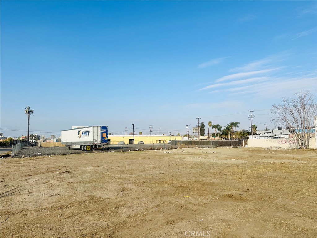 COMMERCIAL/HEAVY ZONING... Perfect for Bobcat or Tow Truck parking..
But also Already has paid plans for 5,700 Sq Ft Warehouse with office..
3,771 sq ft parking... and 1,732 Sq Ft Landscaping...
Paid plans offered with the sale and are in the supplement section of this listing..
Seller open to Seller Carry Back a portion of the purchase price.
This Comm/Heavy Zoning is very Rare in the area, can do pretty much anything, contact me for Zoning information...