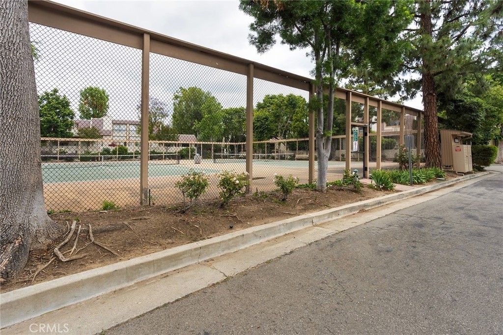 listing image 130722391539955702492