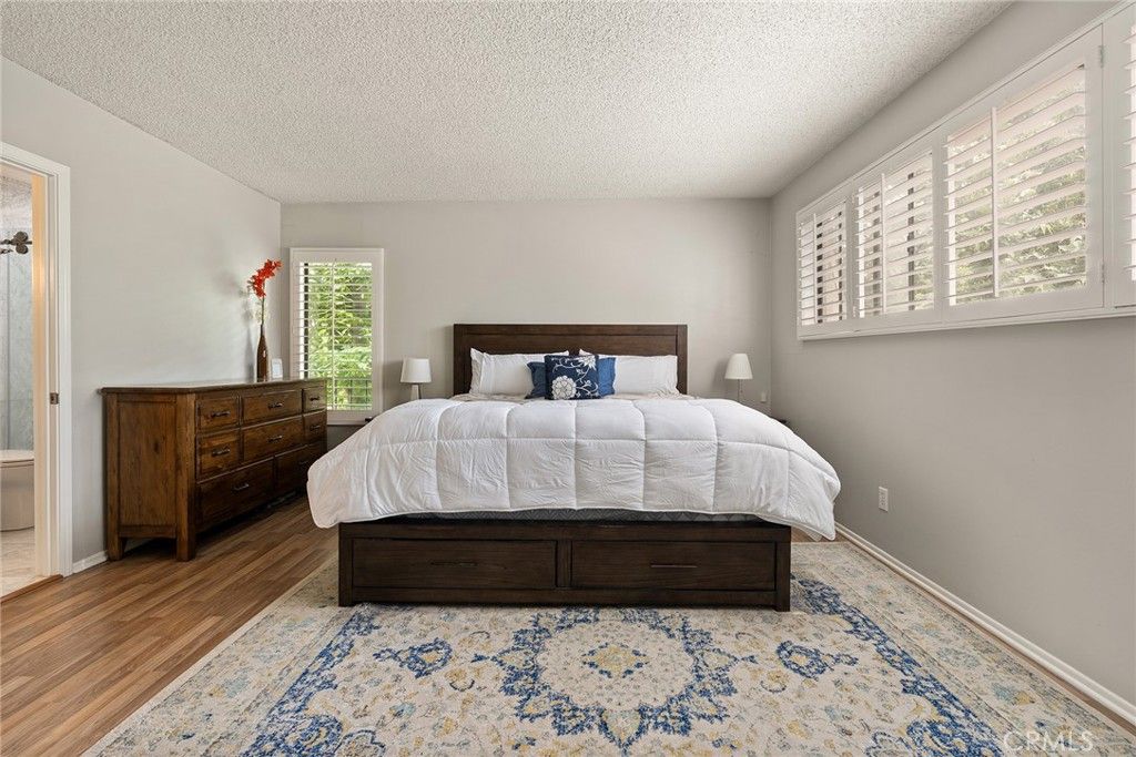listing image 130722139968052042973