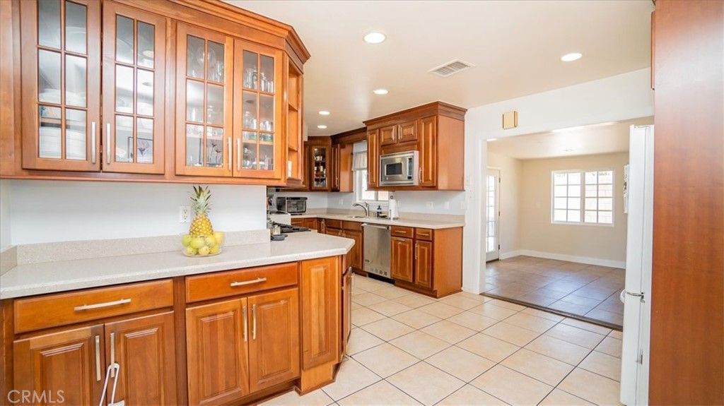 listing image 130724812363914537079