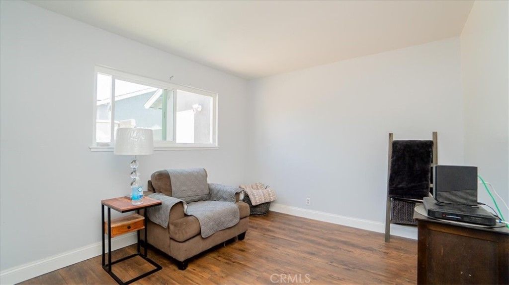 listing image 130722482909306263714