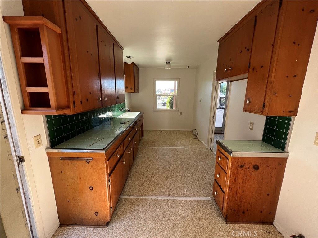 listing image 130722317397703940773
