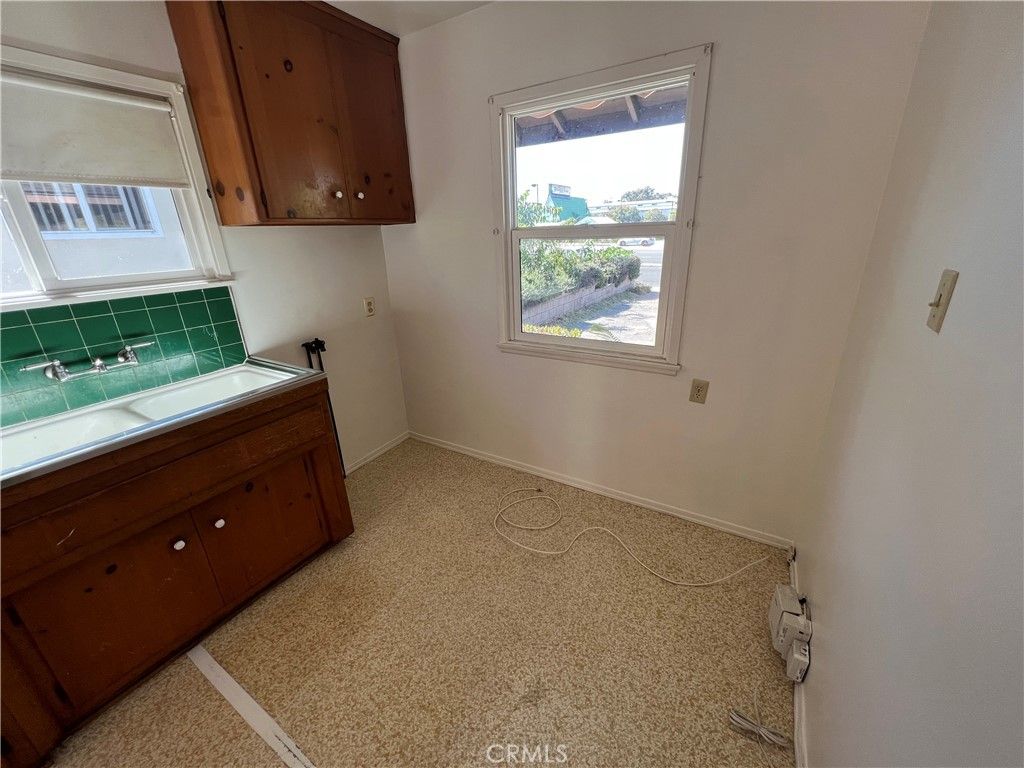 listing image 130725690816808455025