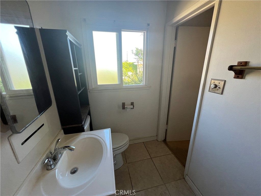 listing image 130727805306988689040