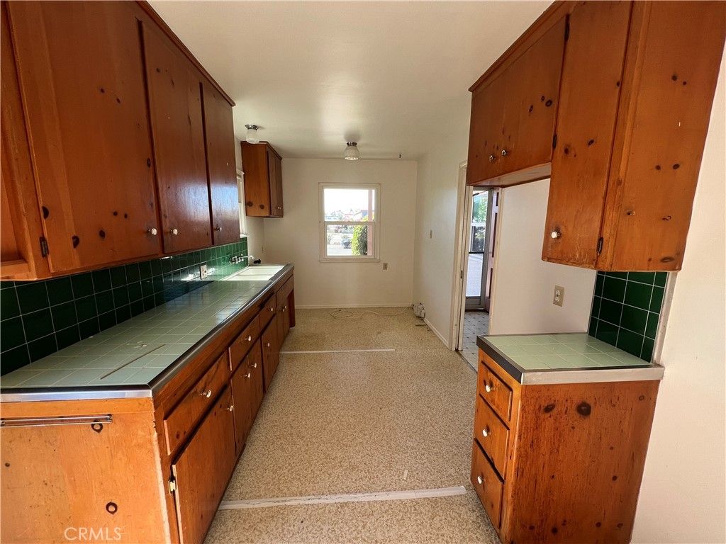 listing image 130721462752360970286