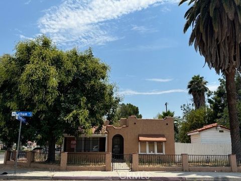 629 E Latham Avenue Hemet CA 92543
