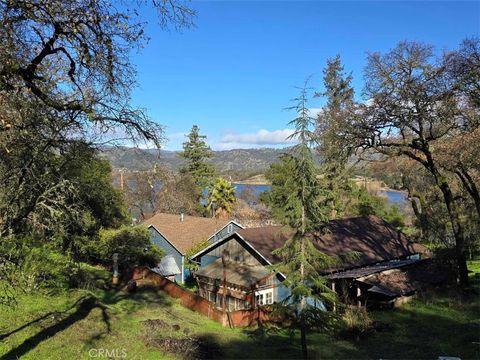 A home in Clearlake Oaks