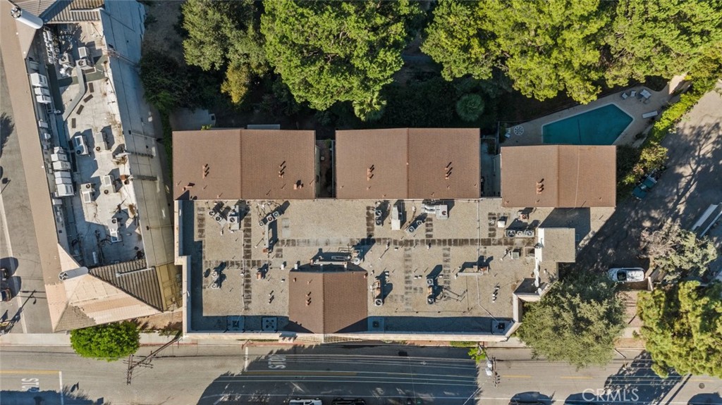 2345 Roscomare Road 301