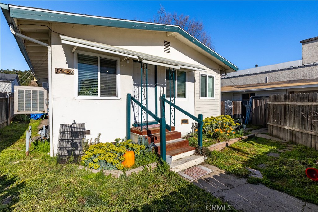 7405 El Camino Real