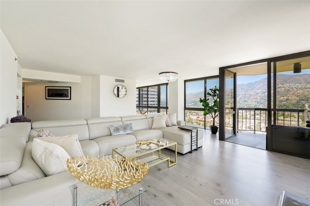 View Glendale, CA 91206 condo