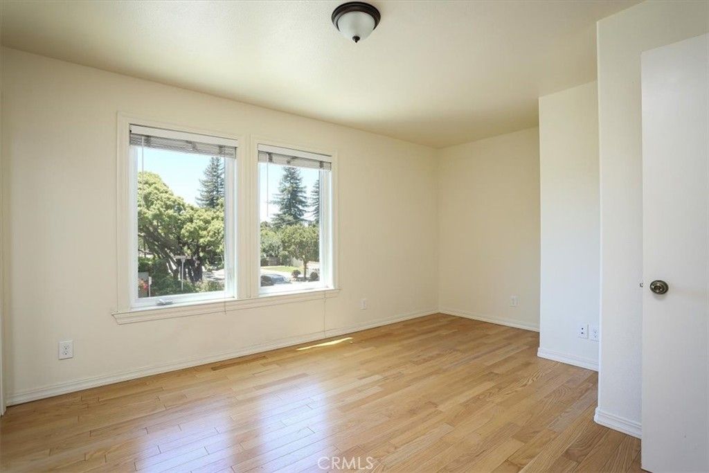 listing image 130727810260609430950