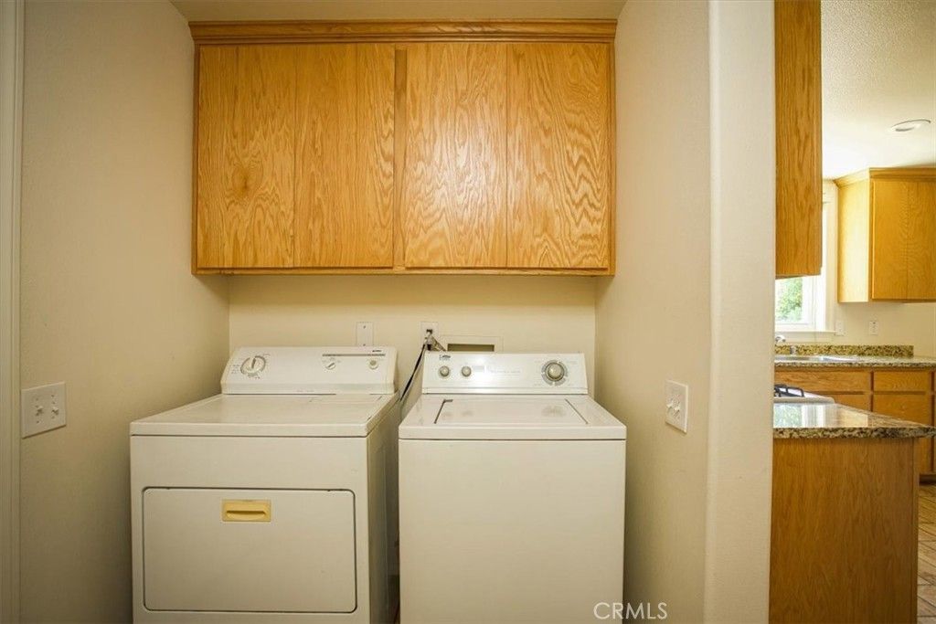 listing image 130728782140504140403