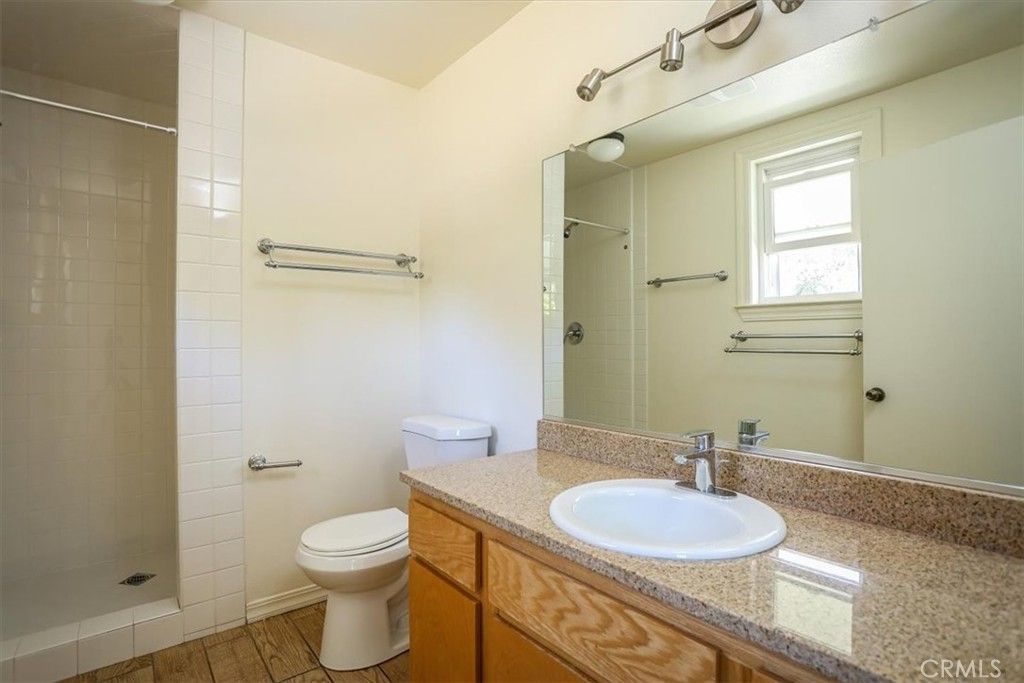listing image 130720599075108080581