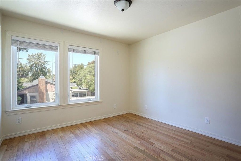 listing image 130726775368016257557