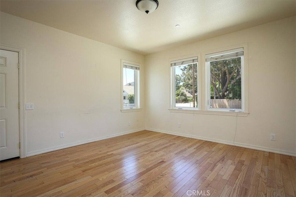 listing image 130729454048995758596