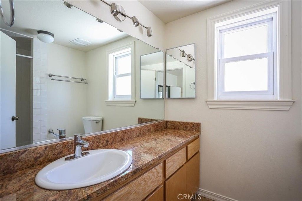listing image 130724389550580326065