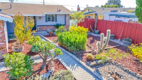 A home in La Mirada