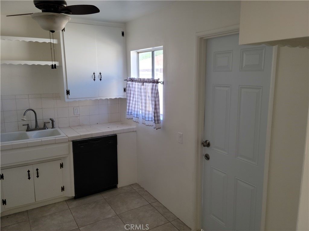 listing image 130728551073851825287